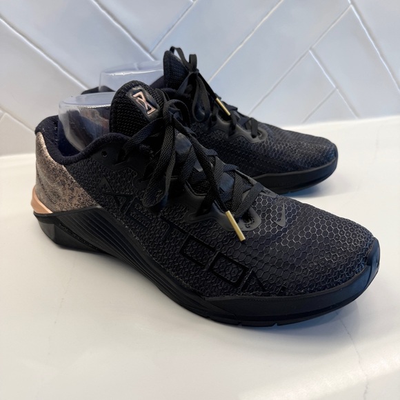 Nike Women's Metcon 5 Training Shoes Black Rose Gold 8.5 Gym Workout Low Top - Picture 3 of 13